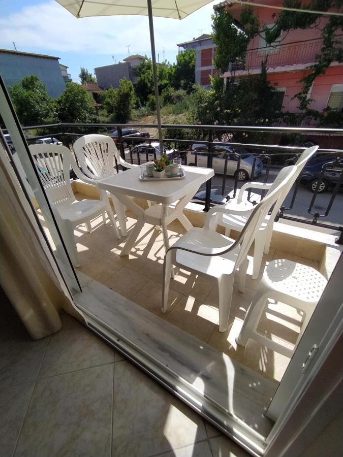 Διαμέρισμα Στην Πόλη Metamorfosi Exterior photo